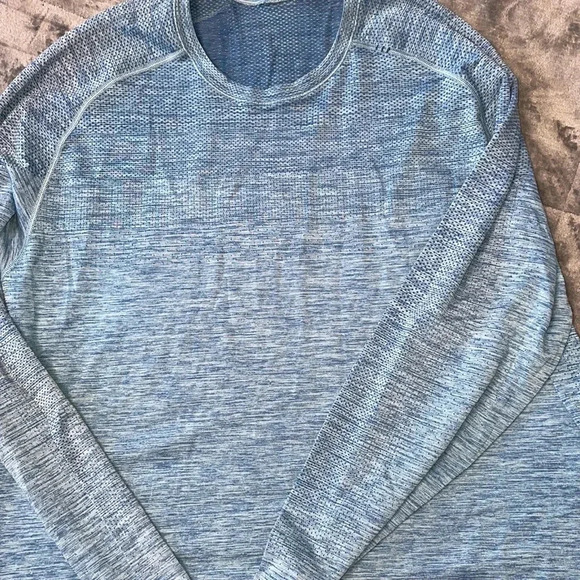 Lululemon metal vent tech - Picture 16 of 17